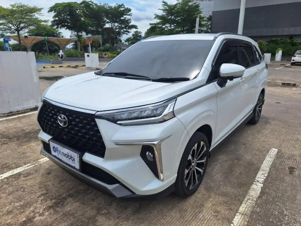 LOW DP Toyota Avanza 1.5 Veloz Q Bensin-AT 2023 PZJ