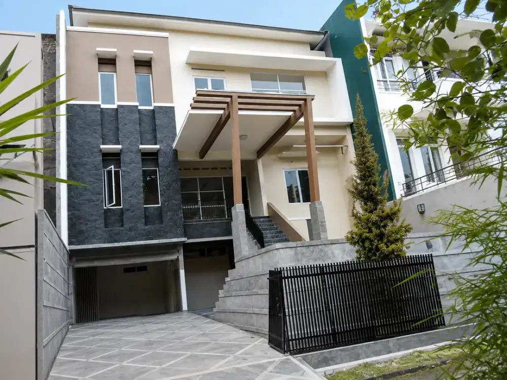 Dijual Rumah minimalis baru di setraduta Bandung