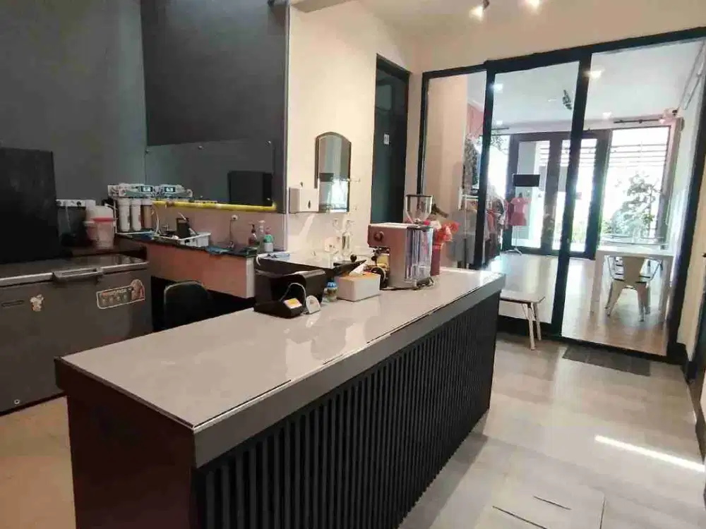 Ruko  Strategis Ramai dekat Sekolah di Kota Baru  Parahyangan