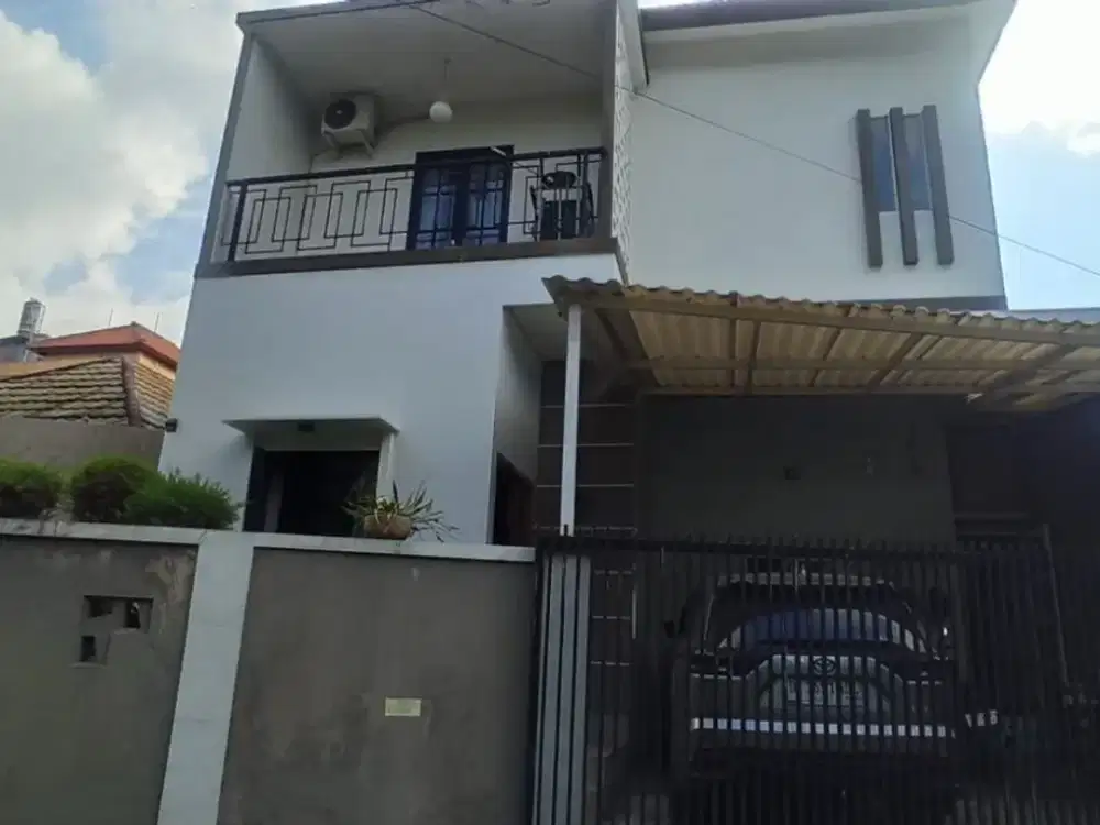 Rumah 4 Kamar Tidur Carport 2 Mobil Dijual, di Denpasar Barat