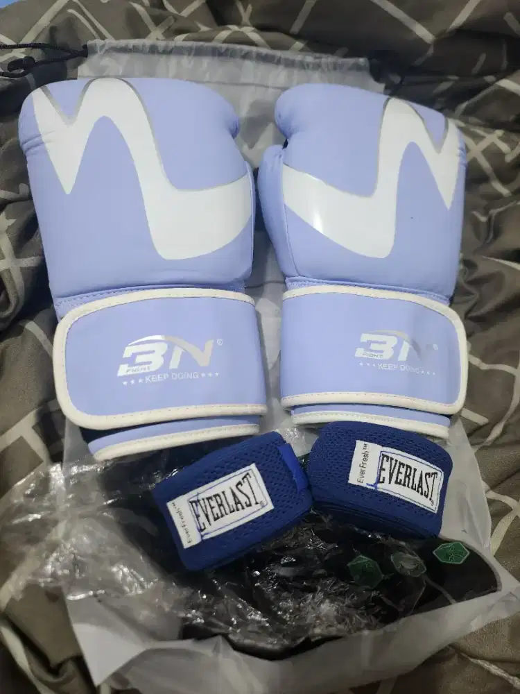 JUAL : Sarung tinju boxing / muaythai kondisi 98% baru