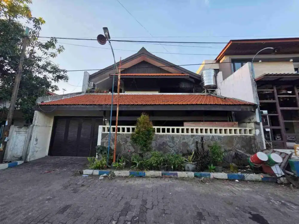 Rumah rewwin 2 lantai siap huni luas 160 m2 harga 1 Milyar, di Perumahan Rewwin, Waru, Sidoarjo