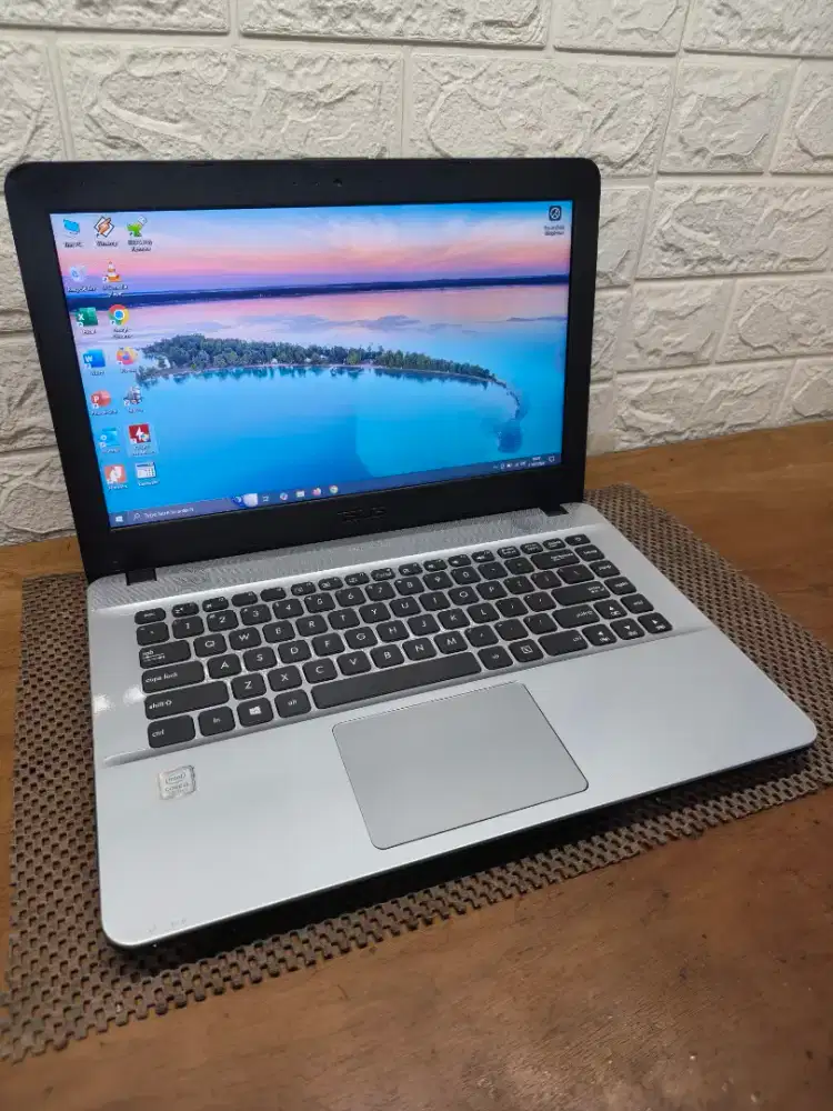 Asus X441UAR intel Core i3 Gen-7 (8/128+500gb) 14 inch MULUSS