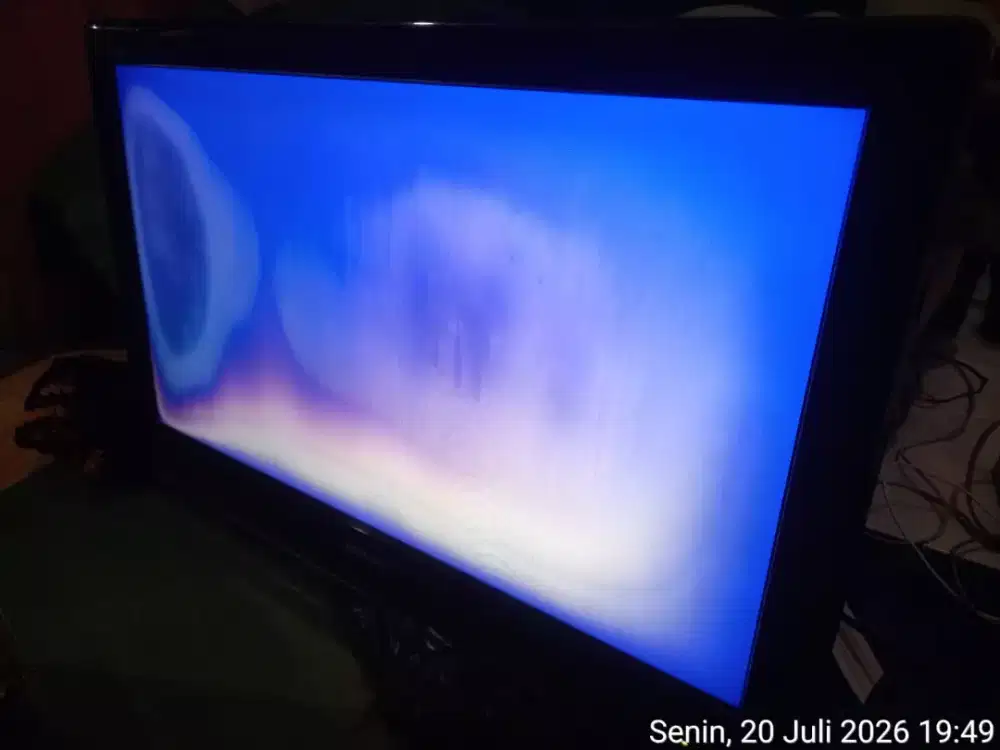 Tv 32 in kondisi layar lcd rusak sesuai foto