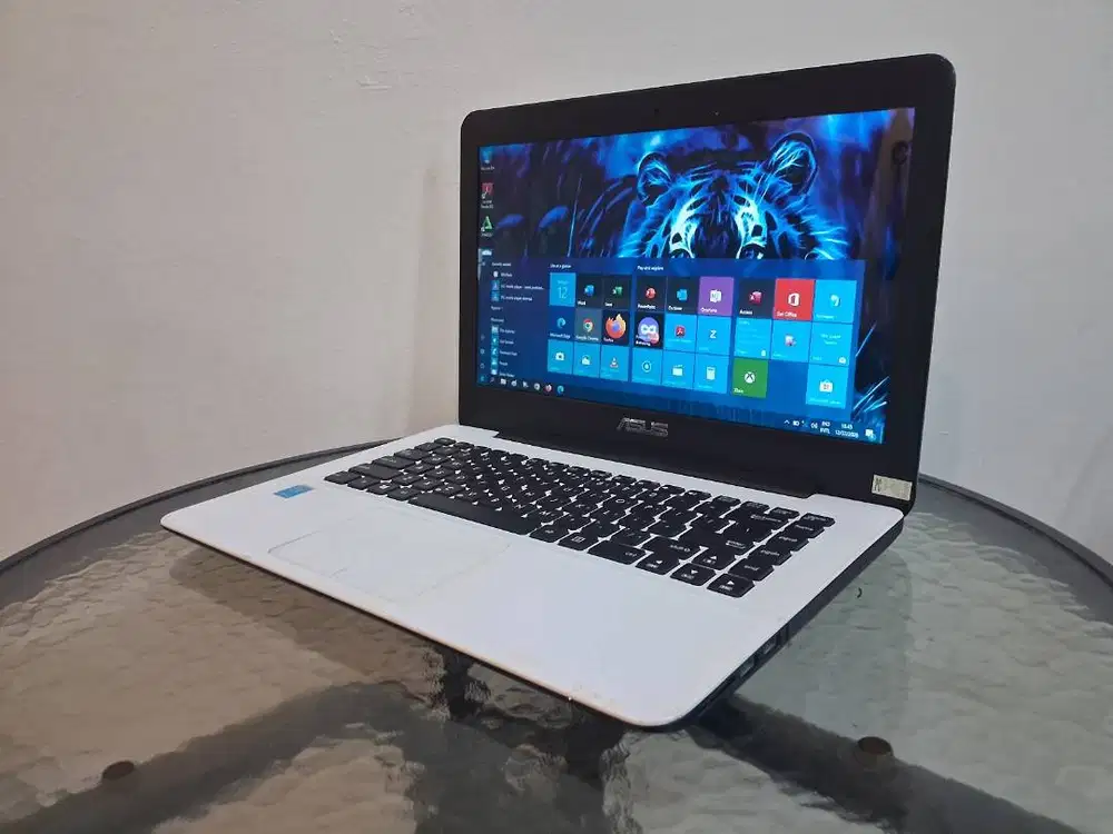 Laptop ASUS 10GB SSD+HDD Slim Mulus Normal BerGaransi