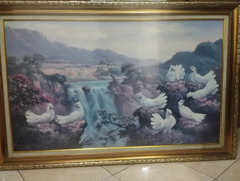 Lukisan 8 Burung Merpati Ukuran 110 x 70 Cm Bingkai Emas