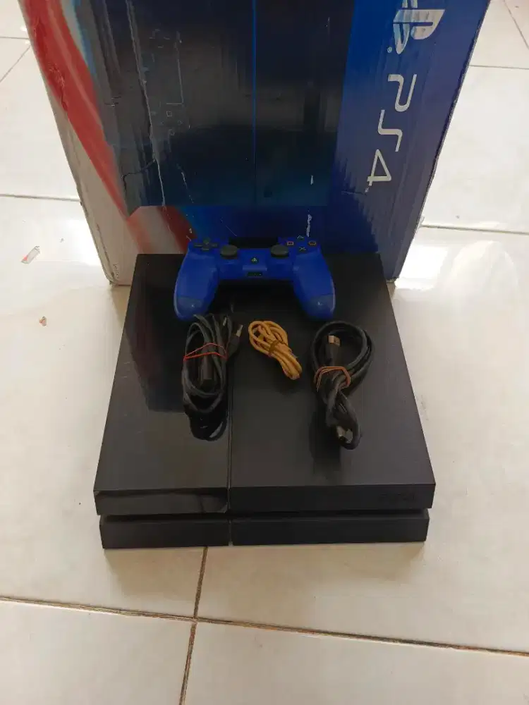 Iklan PS 4 Fat CUH-1000A Dus