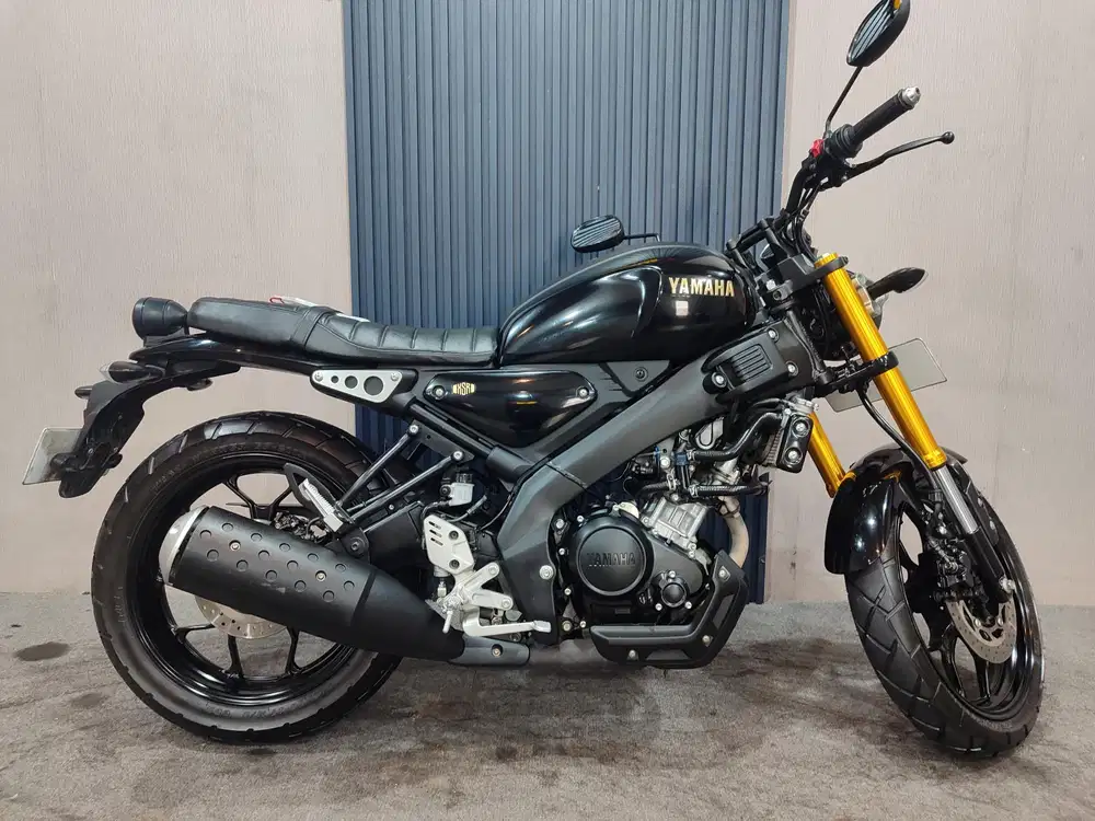 YAMAHA XSR 155 hitam 2024 istimewa mulus terawat siap pakai...