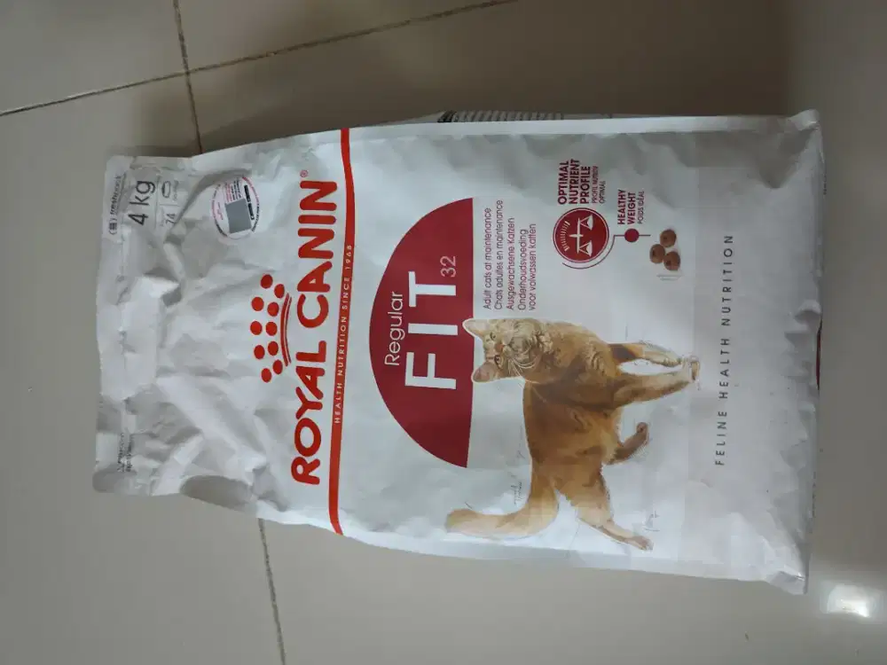 Royal canin regular fit 32