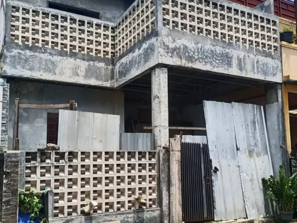 JUAL RUMAH MURAH 2 ½ LANTAI  DENGAN KONDISI (70%) APA ADANYA  SUMMARECON DI RIUNG  BANDUNG