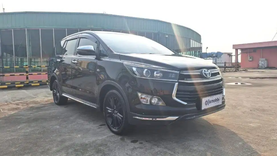 Toyota Kijang Innova 2.0 Venturer Bensin-AT 2019
