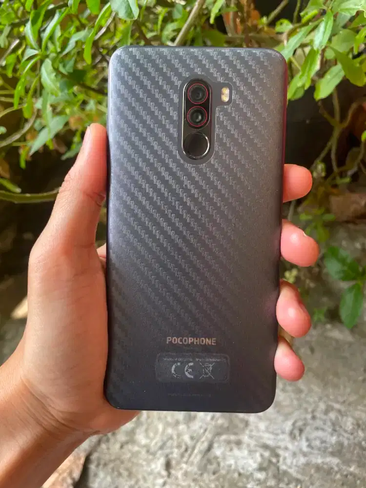 PocoPhone F1 6/64GB Nominus