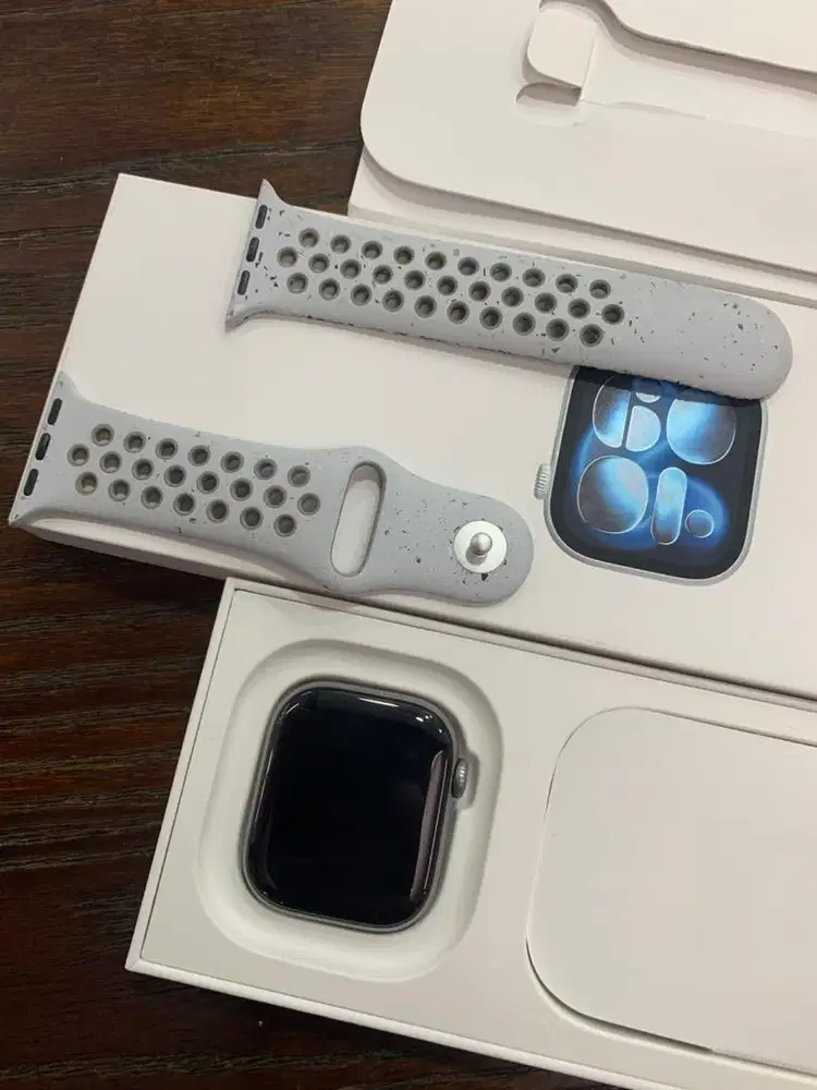 Apple Watch Series 11 42mm Space Gray AI Black SB S/M GPS SECOND RESMI