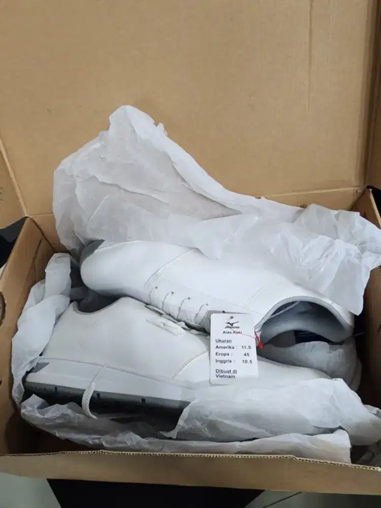 Sepatu Golf Mizuno
