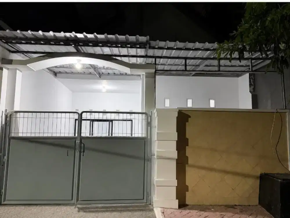 DISEWAKAN! Rumah Pantai Mentari - Baru Renov!