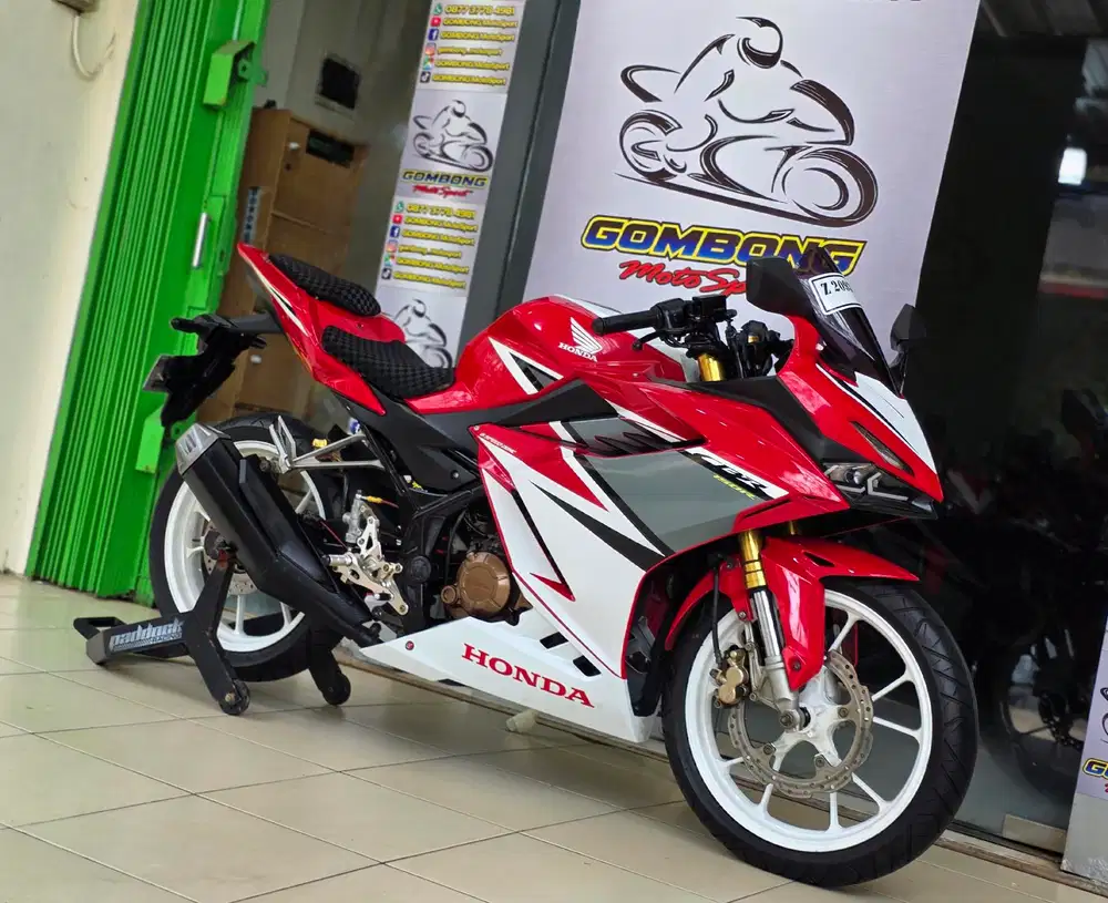 HONDA CBR 150R 2021. RED RACING