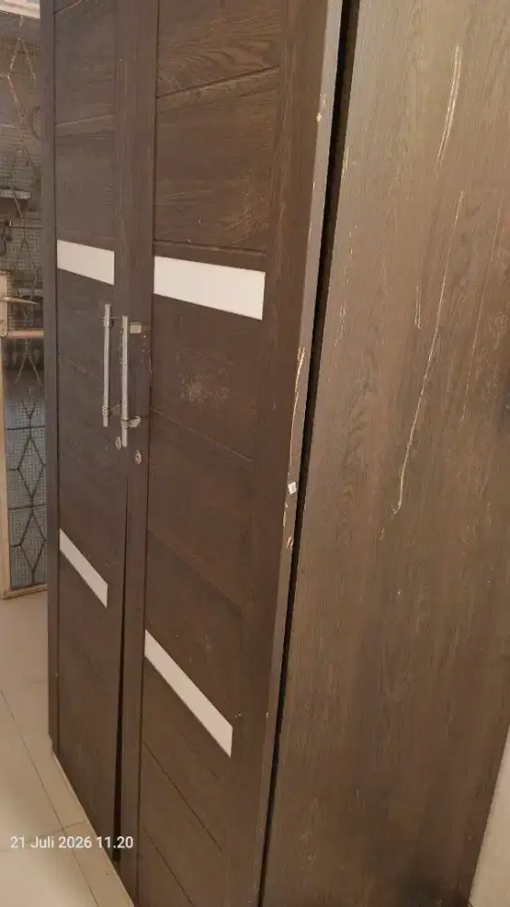 Lemari pakaian 2 pintu