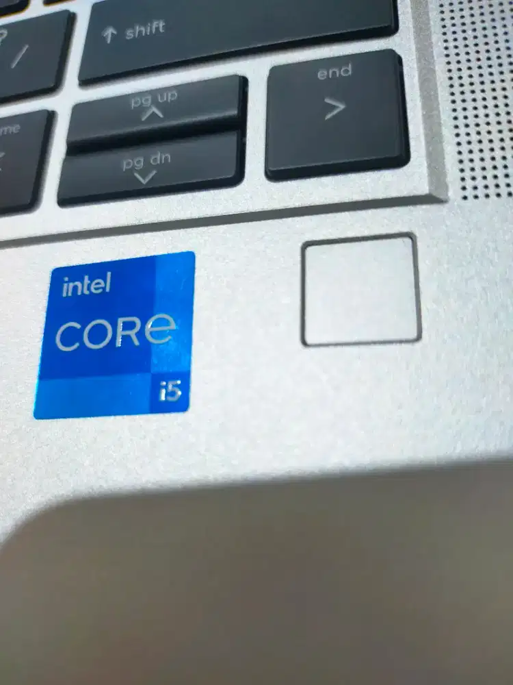 Dijual laptop HP Intel i5 ram 16GB SSD 256GB NVME Fingerprint Backlait