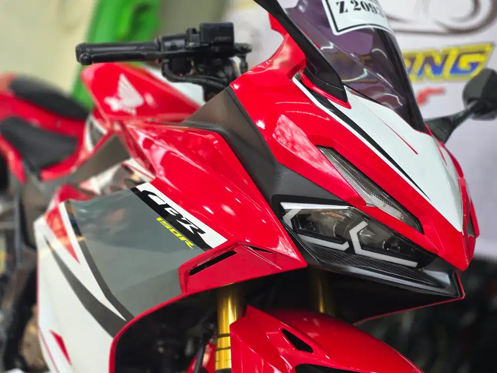 HONDA CBR 150R 2021. RED RACING