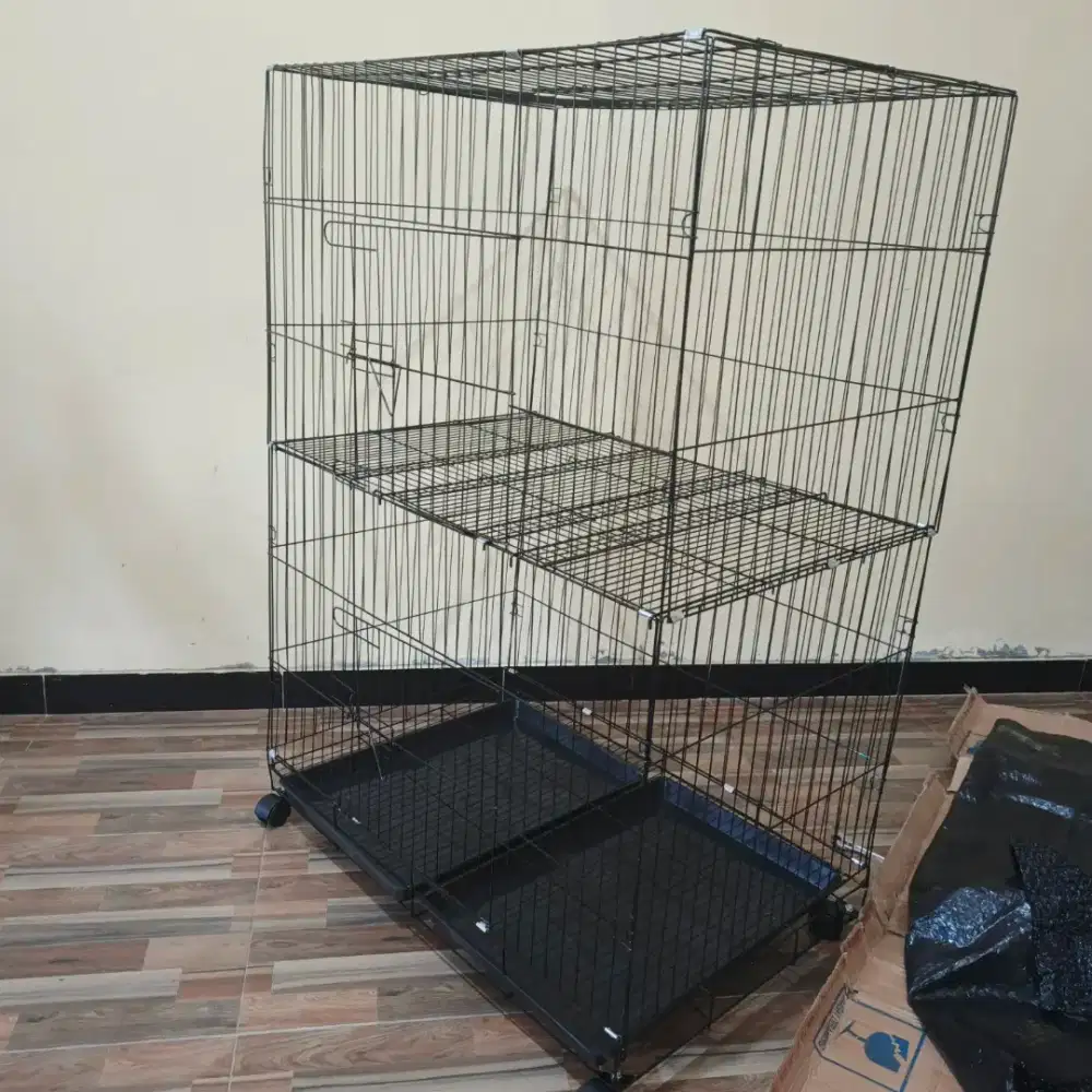 Kandang tingkat besar