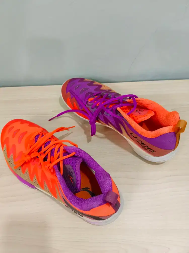 Dijual sepatu badminton lining