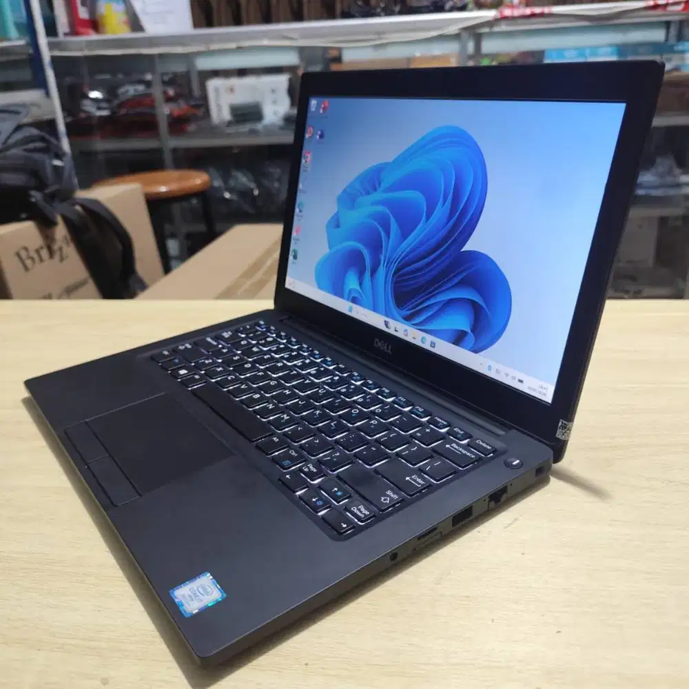 Laptop Dell 7290 Intel Core i7 8th Latitude 8/256 SSD Backlight Mulus