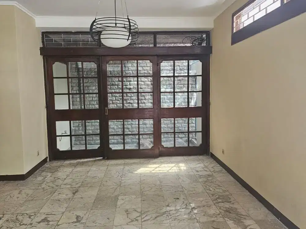 DIJUAL RUMAH PONDOK INDAH LOKASI STRATEGIS (Dekat PIM 2)