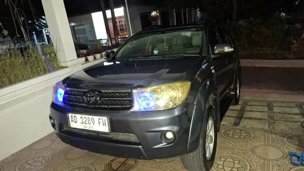 fortuner 2.5 G A/T (2010)