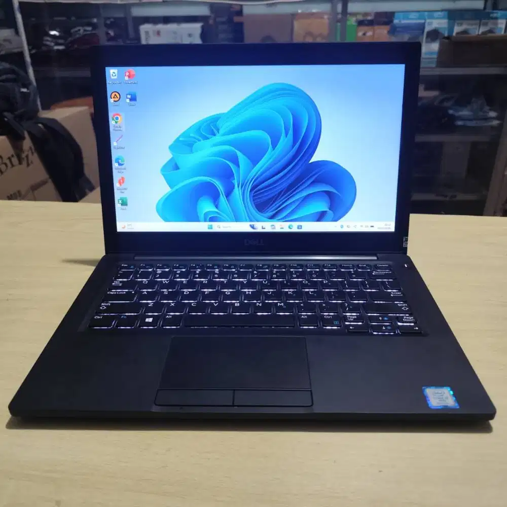 Laptop Dell 7290 Intel Core i7 8th Latitude 8/256 SSD Backlight Mulus