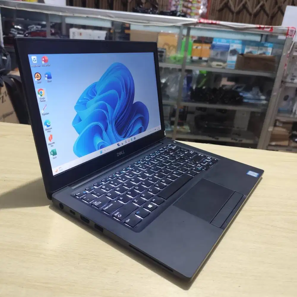 Laptop Dell 7290 Intel Core i7 8th Latitude 8/256 SSD Backlight Mulus