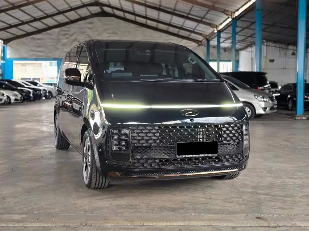 Hyundai Staria Signature AT Matic 2021 (7 Seaters)
