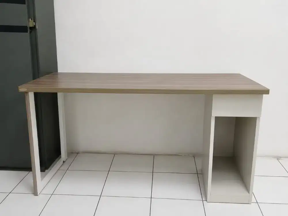 Meja Kerja kantor