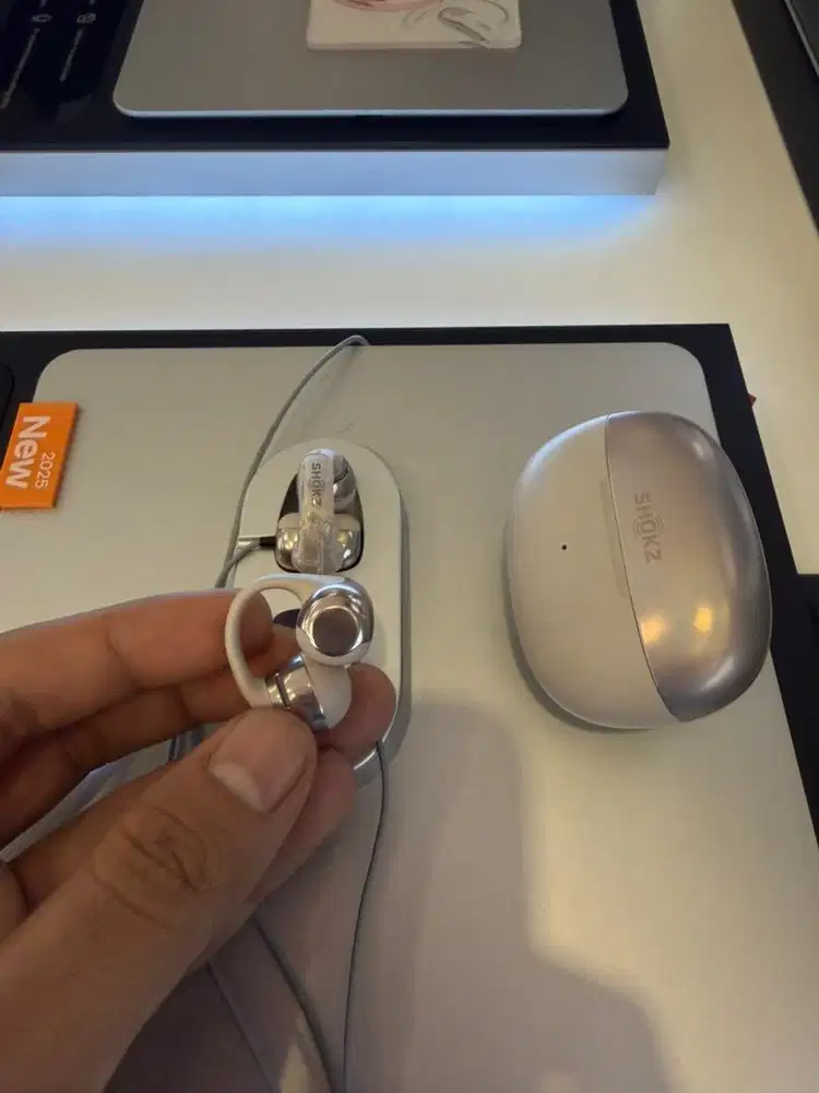 Earbuds.tws..dolby audio shokz