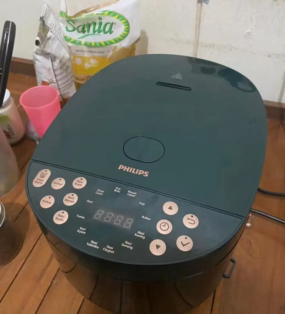 Dijual rice cooker philips 1.8 L masih seperti baru