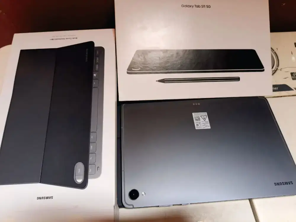 Samsung tab s11 5G versi kartu 12/256 fullset (baca deskripsi) garansi