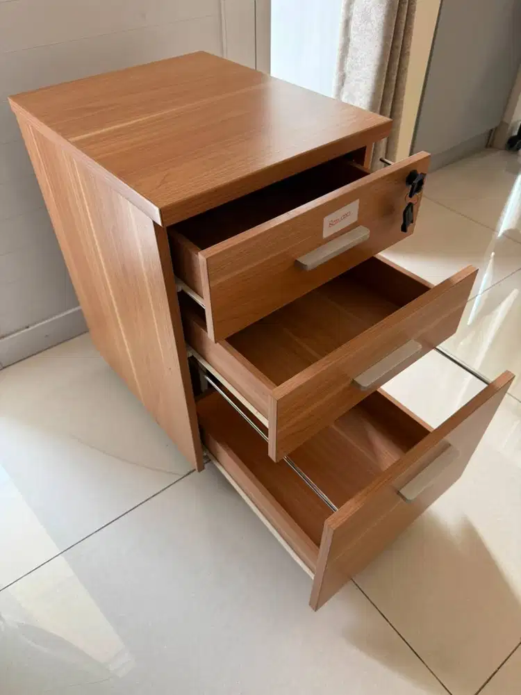 Cabinet Laci Informa