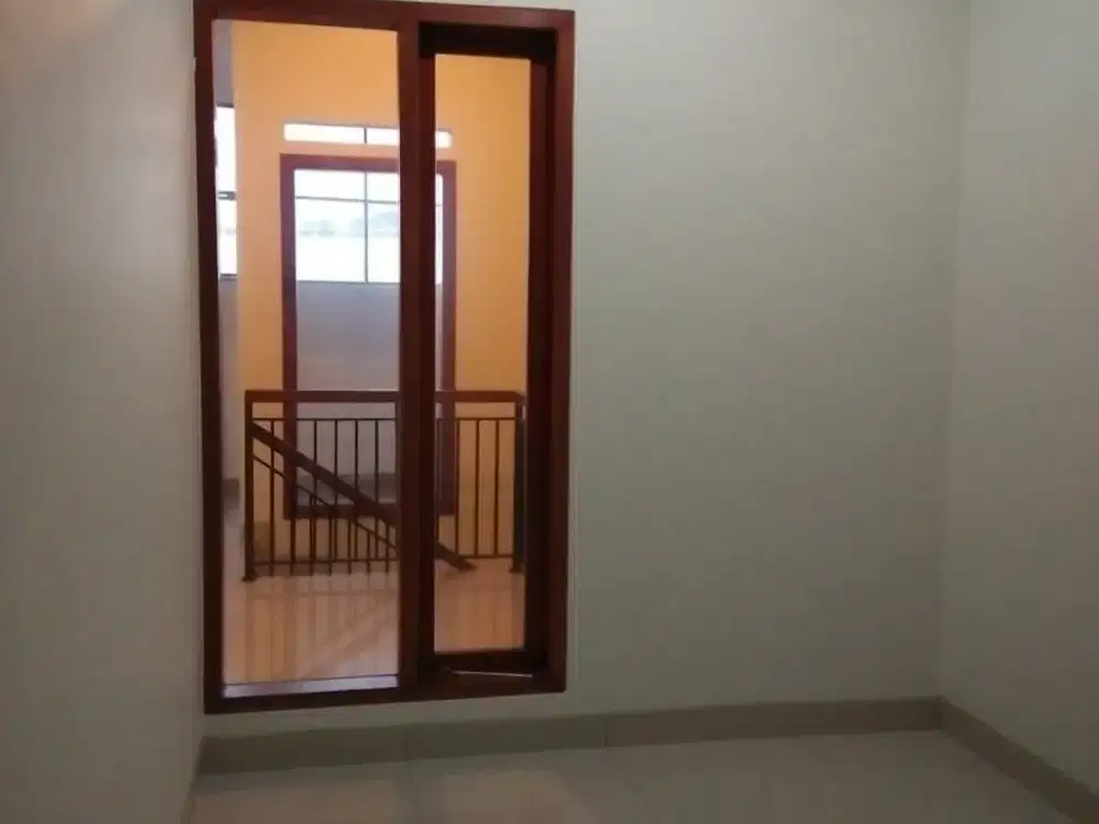 Dijual rumah minimalis 2 lantai di Situsari sayap Buah Batu