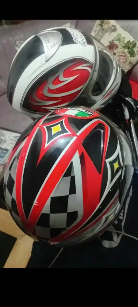 JUAL AJA:2(DUA)HELM BRANDED,second like new