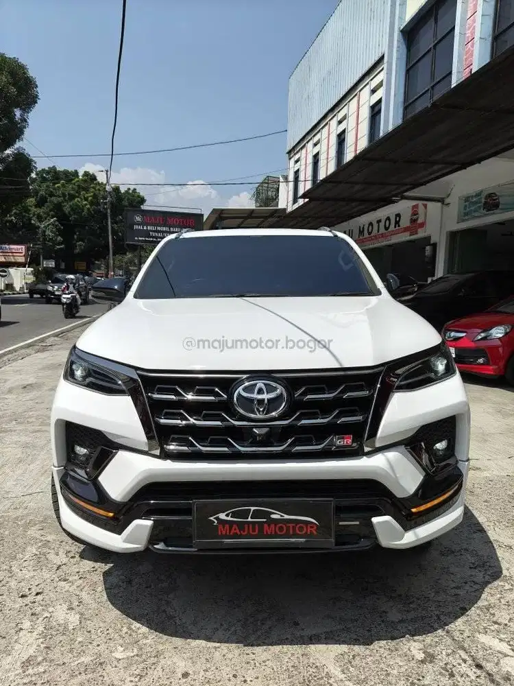 LOW KM! TOYOTA FORTUNER 2.8 GR 2022 MATIC DIESEL