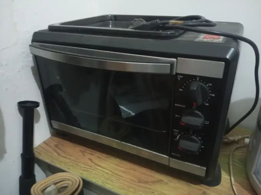 Jual oven listrik Oxone OX858BR jarang dipake. normal