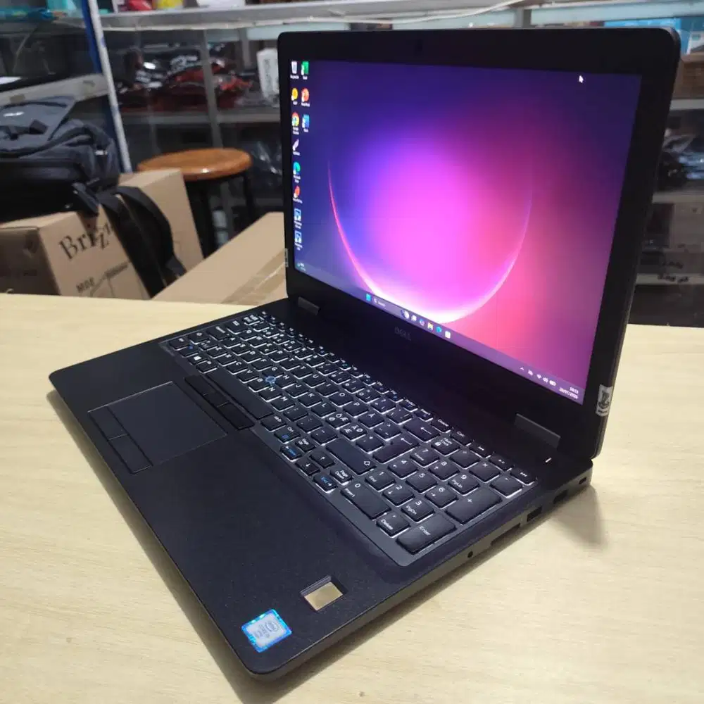Laptop Dell Latitude E5570 Intel Core i5 8/256 SSD Backlight