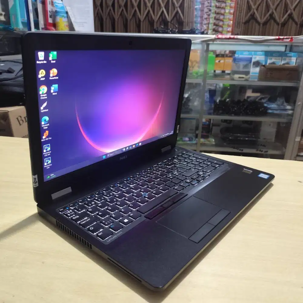 Laptop Dell Latitude E5570 Intel Core i5 8/256 SSD Backlight