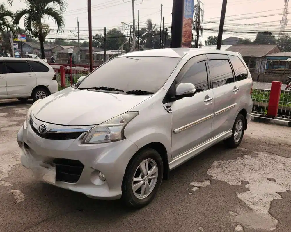 Toyota Avanza Veloz 2012 Bensin Antik