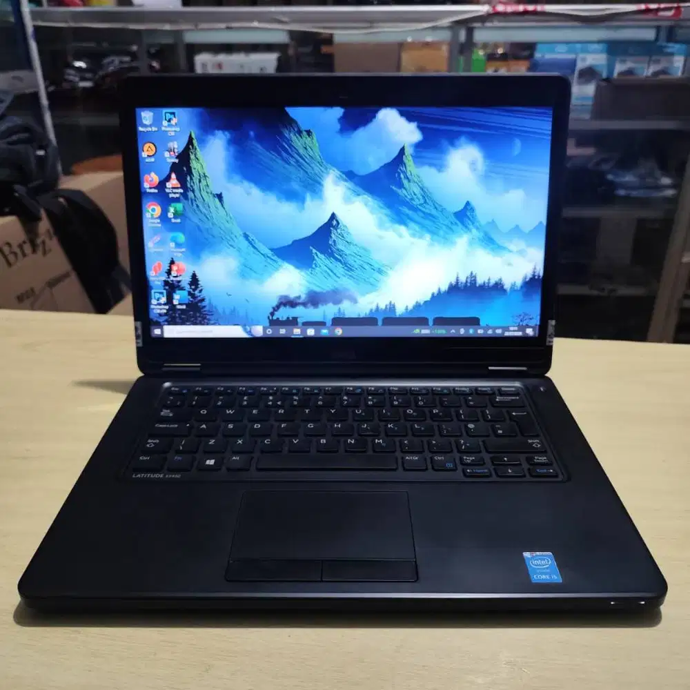 Laptop Dell Intel Core i5 Touchscreen layar sentuh Mulus Normal