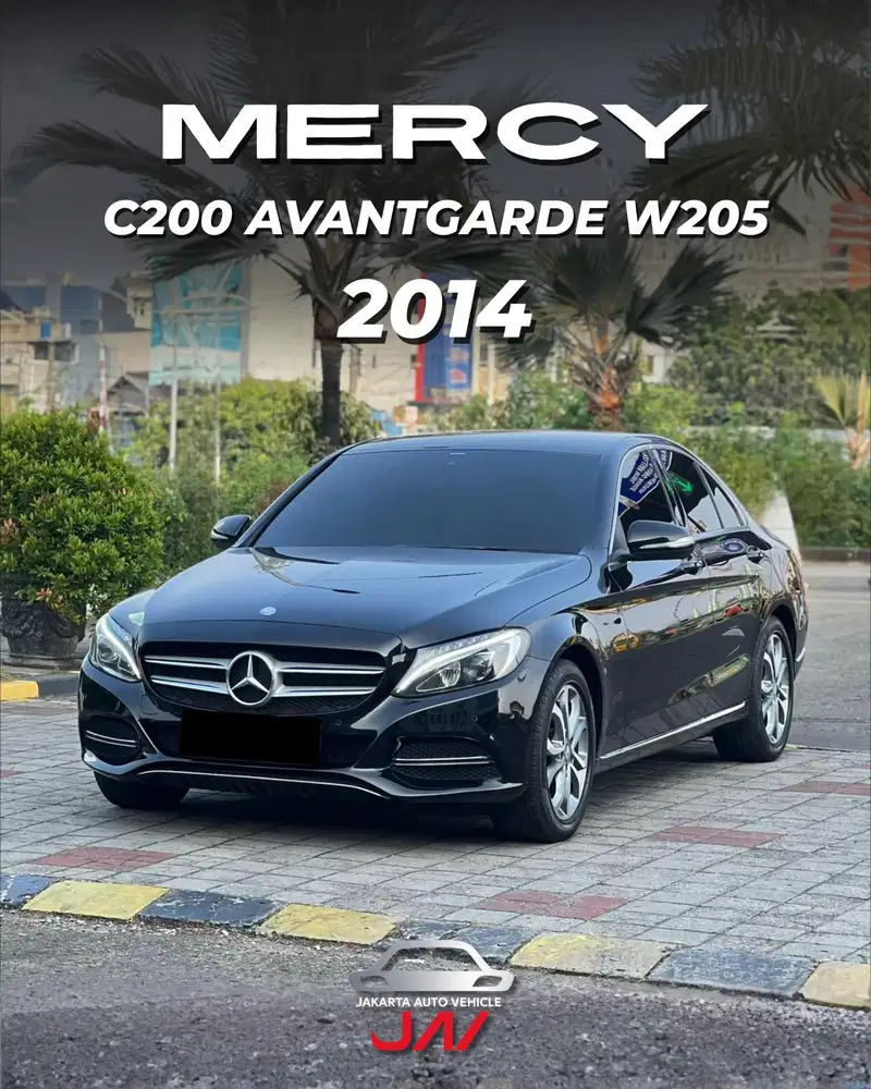 Mercedes Benz C200 Avantgarde W205 2014 / LIKE NEW / MINT CONDITION
