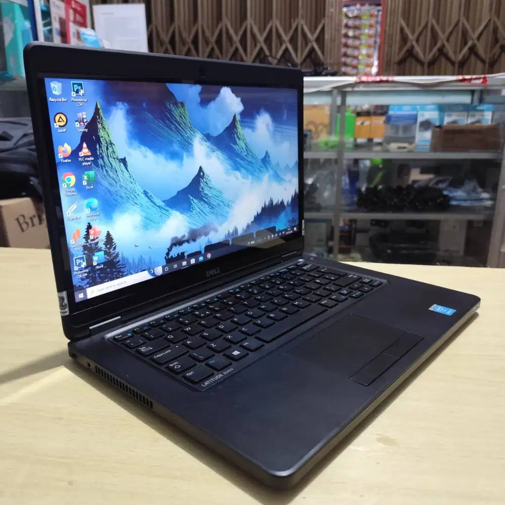 Laptop Dell Intel Core i5 Touchscreen layar sentuh Mulus Normal