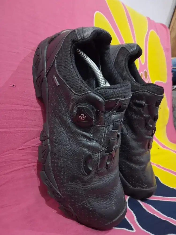 Trexsta Bold Eco Tiger Boa Goretex Leather Fullblack
Size 42