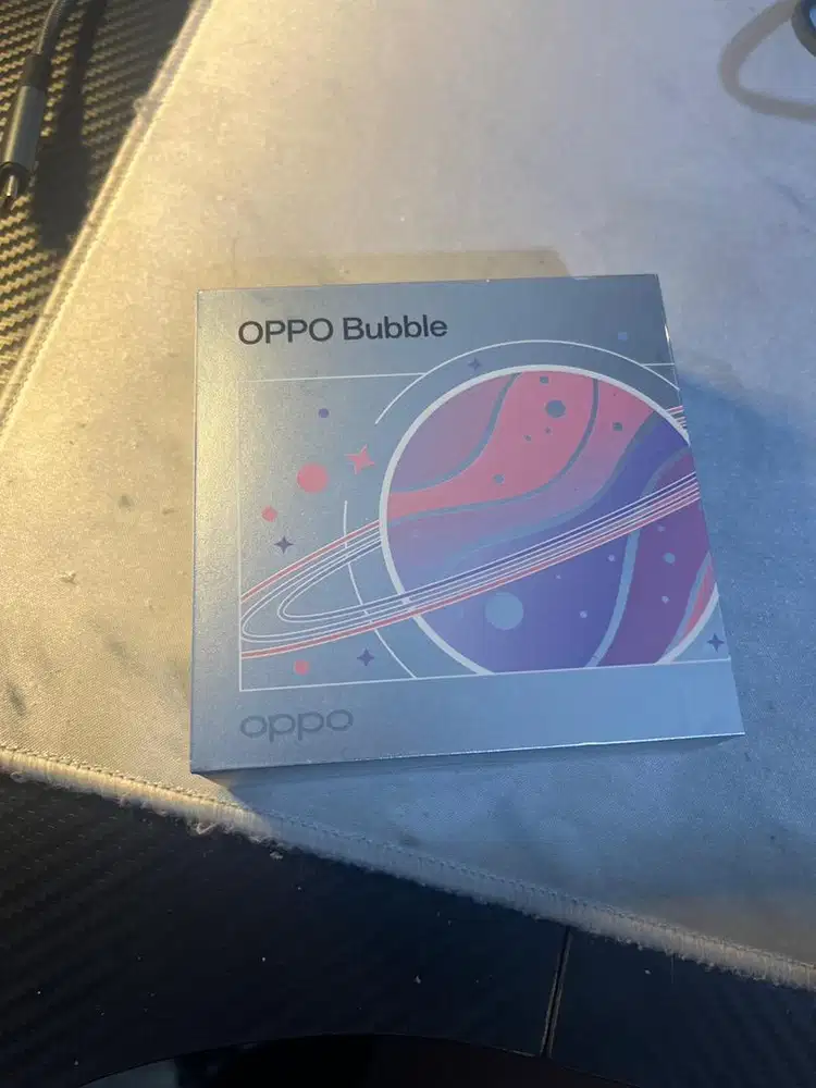 OPPO BUBBLE Layar amoled