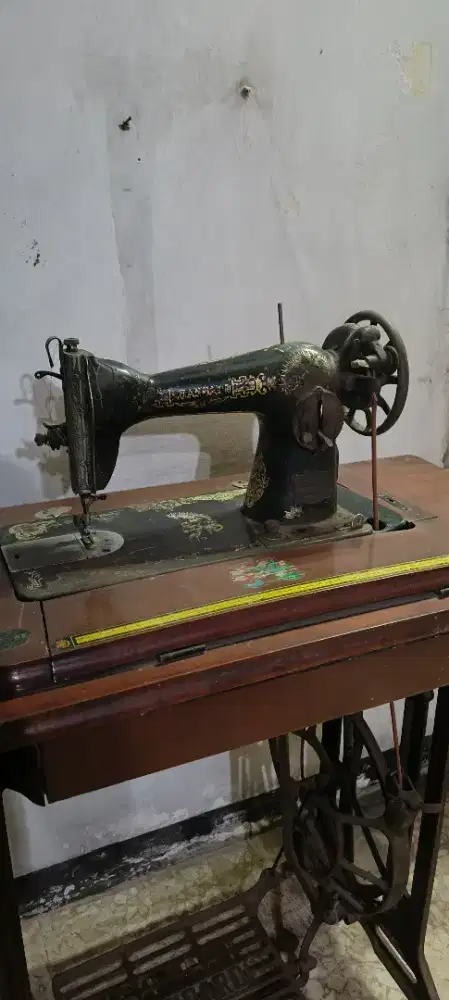DIJUAL MESIN JAHIT VINTAGE MANUAL MERK SINGER