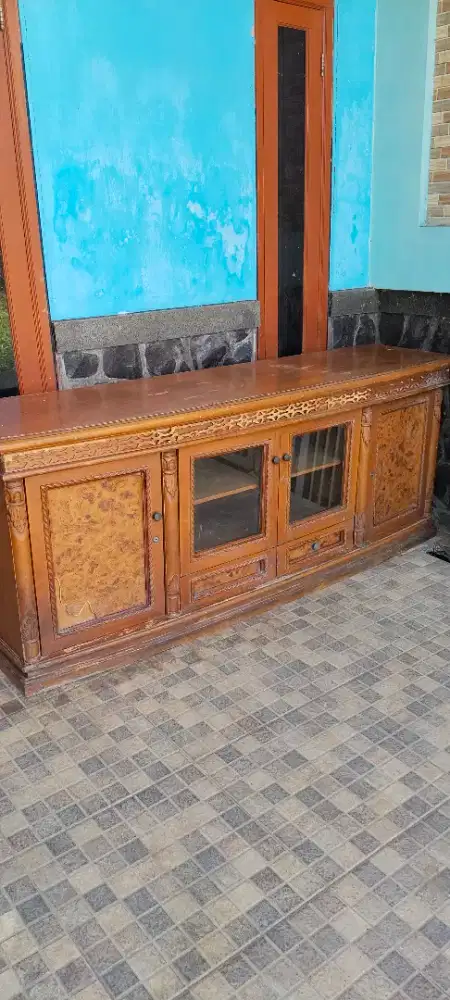 Buffett buat meja tv